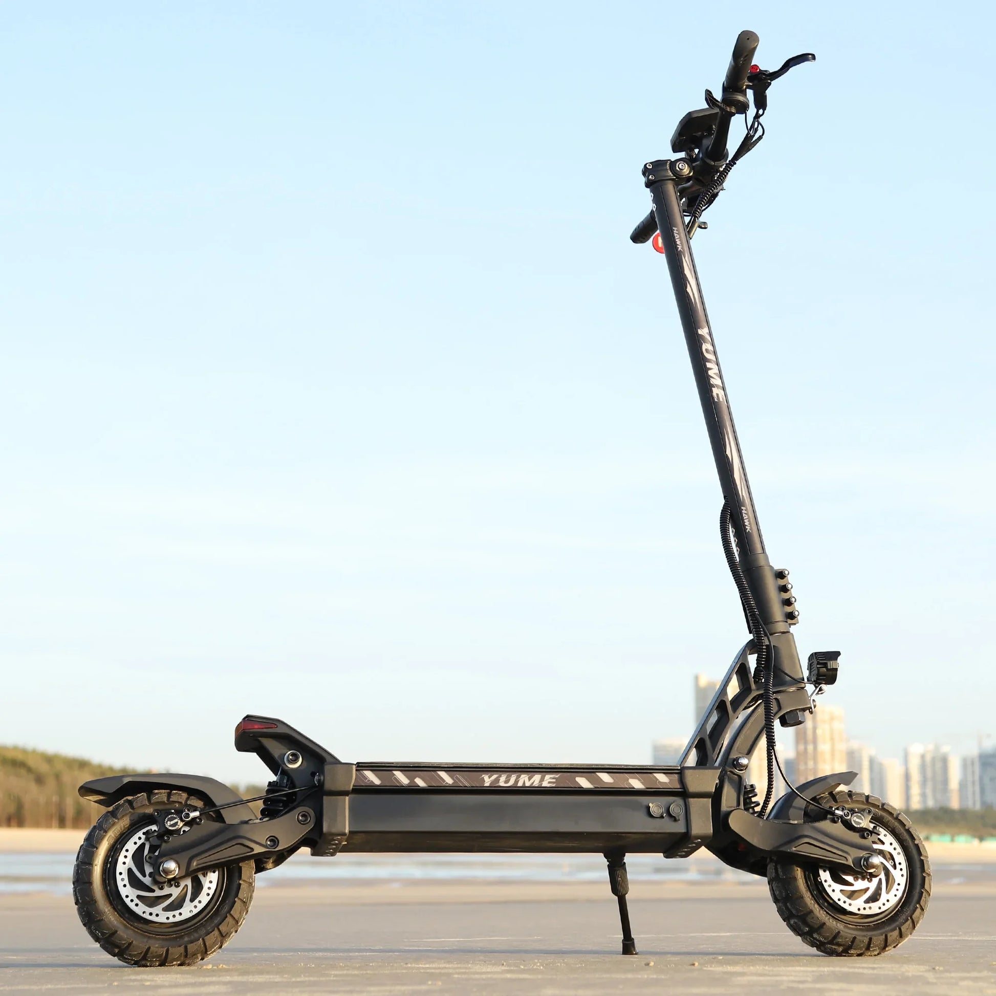 HKM-327827 Lightweight 250W Electric Scooter with 60V Battery, 10-Inch Off-Road Tires, Foldable Design, Max Speed 15MPH, 70 km Range, Full Suspension