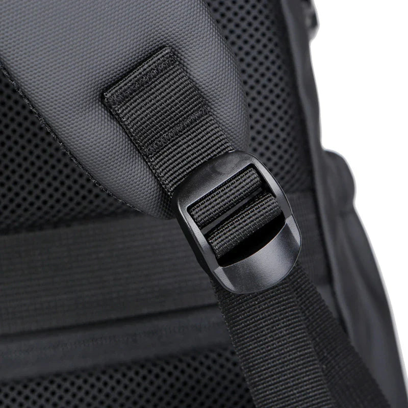 HKM-330003 Large Capacity Waterproof 17 Inch Student Backpack in Durable Polyester for Business and Daily Use