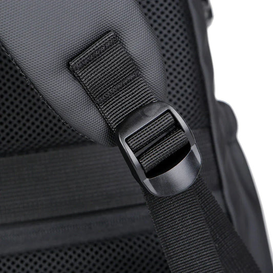 HKM-330003 Large Capacity Waterproof 17 Inch Student Backpack in Durable Polyester for Business and Daily Use
