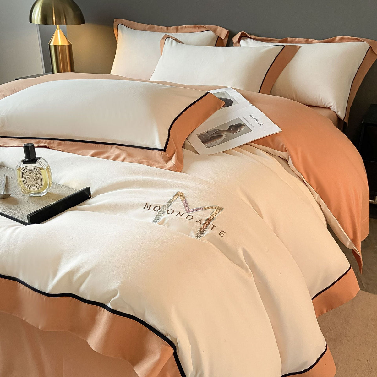 HKM-338835 Light Luxury Four-Piece Cotton Bedding Set with Embroidery and Customized Sizes