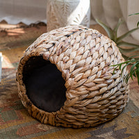 HKM-3461181 Natural Handmade Straw Cat Nest - Breathable, Rustic Design, Water Hyacinth Material