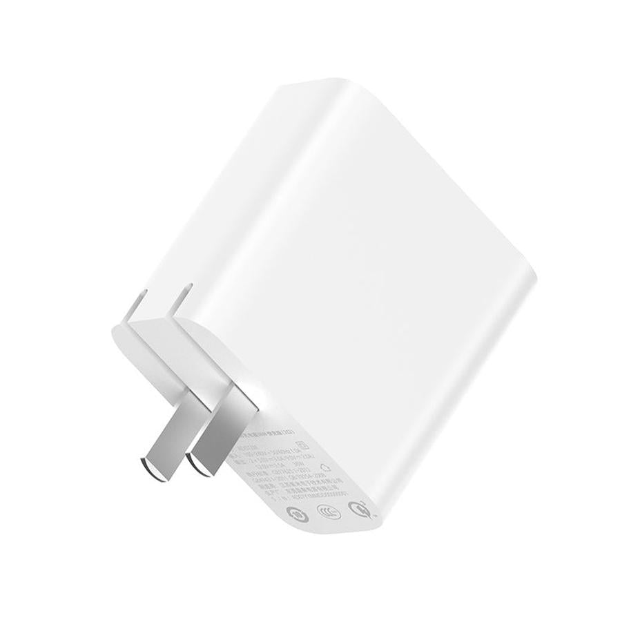 HKM-352211 Compact USB Fast Charger for Travel - Single Connector, Plastic Design