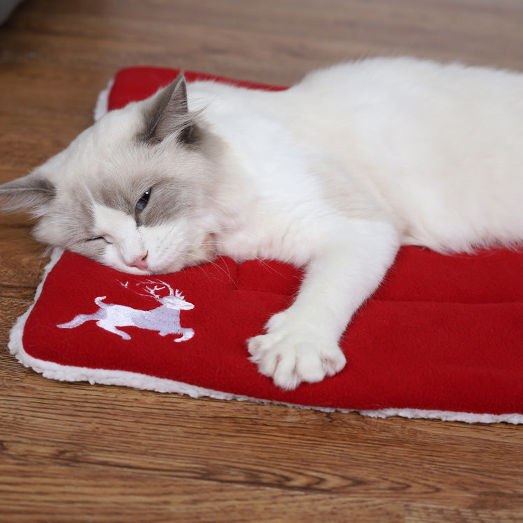 HKM-362003 Super Soft Christmas Pet Mat in Red - Cozy and Comfortable for All Pet Sizes