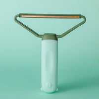 HKM-3666749 Portable Pet Hair Remover Brush for Clothes and Sofas - Manual Lint Roller and Fabric Shaver Tool