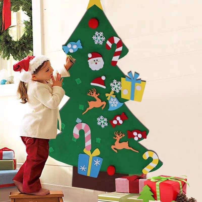 HKM-381267 DIY Felt Christmas Tree Kit with 32 Decorations for Kids' Creative Play