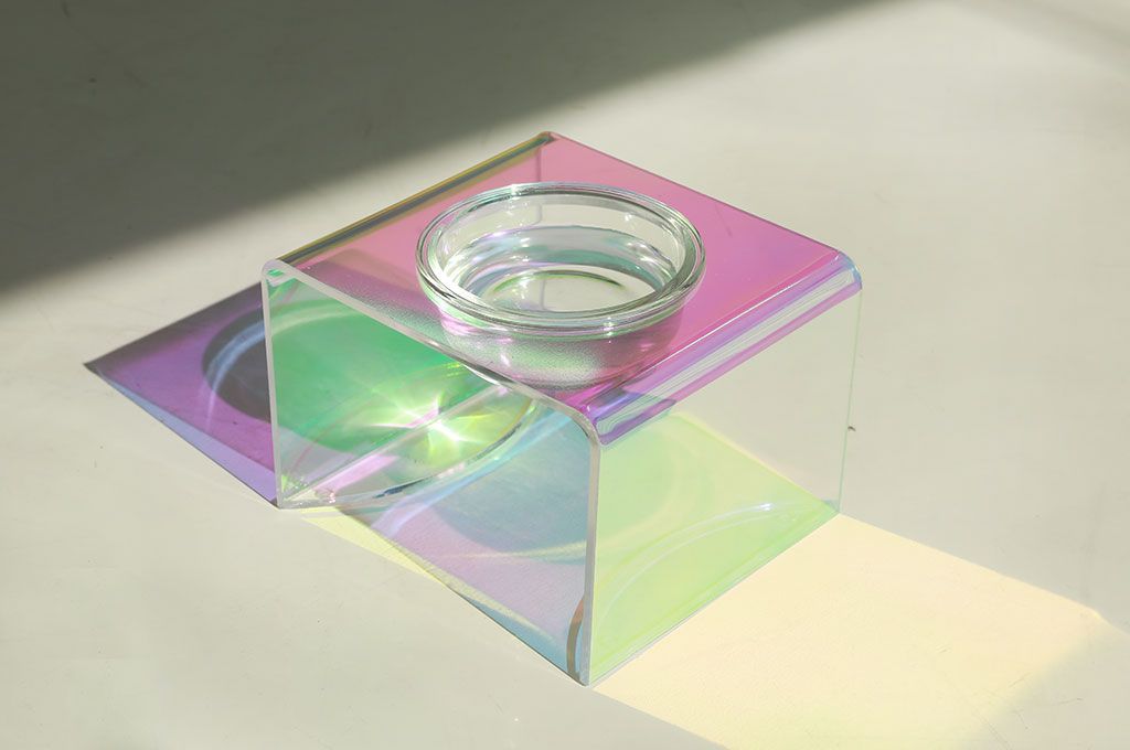 HKM-3817789 Dazzling Acrylic Pet Feeding Bowl for Small Dogs and Cats, Anti-Slip Design, Easy to Clean