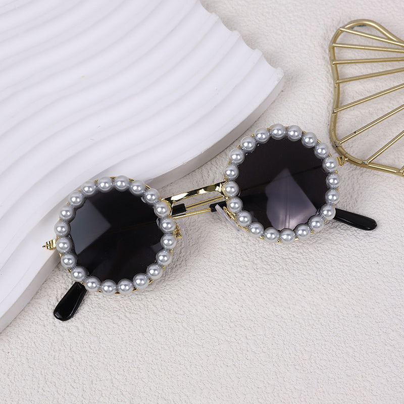 HKM-3820861 Pearl-Rimmed Round Sunglasses for Cats and Dogs - Stylish Costume Accessory for Parties and Celebrations