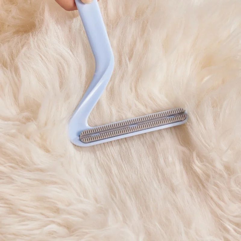 HKM-3846205 Double-Sided Pet Hair Removal Comb for Effective Cat and Dog Fur Cleaning