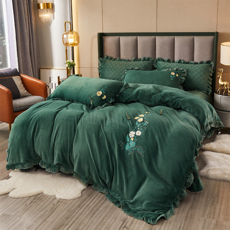 HKM-388563 High-End Three-Dimensional Embroidery Thick Milk Velvet Bed Linen Set - 4 Pieces