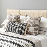 HKM-392019 Black and White Striped Jacquard Bedding Set for 1.5-1.8m Beds - Includes Blanket, Pillowcases, and Cushion Cover