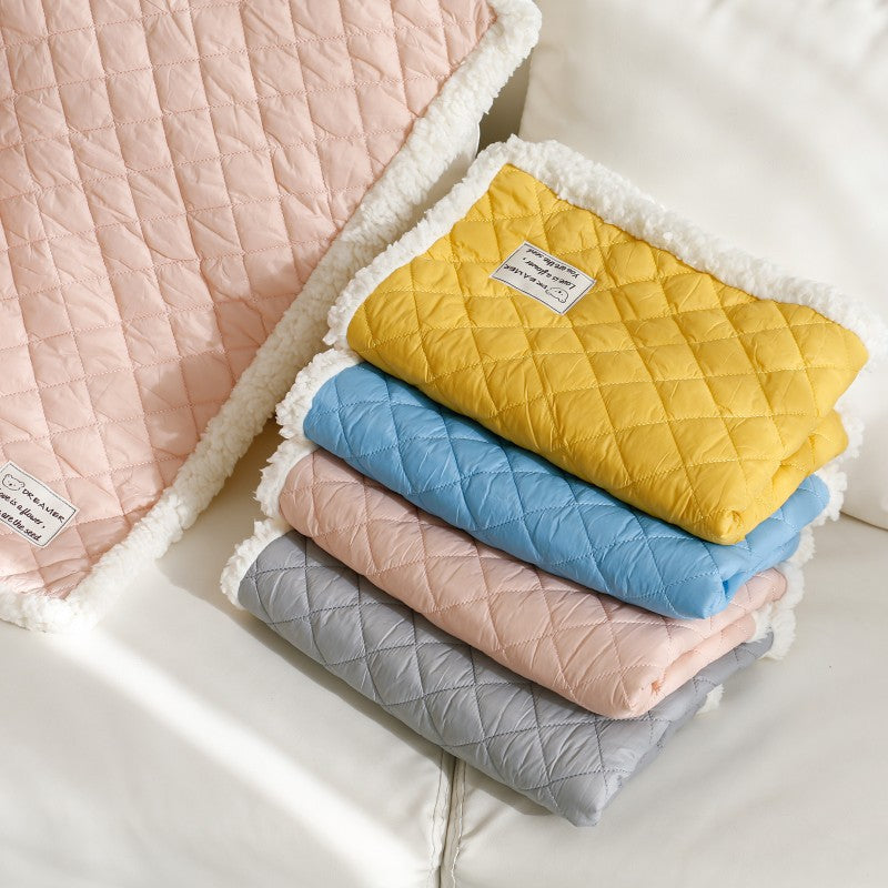 HKM-3956285 Warm Terry Pet Blanket for Cats - Quilted Cushion in Blue, Pink, Yellow, and Gray - Sizes M, L, XL