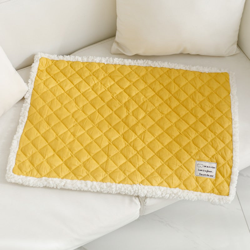 HKM-3956285 Warm Terry Pet Blanket for Cats - Quilted Cushion in Blue, Pink, Yellow, and Gray - Sizes M, L, XL