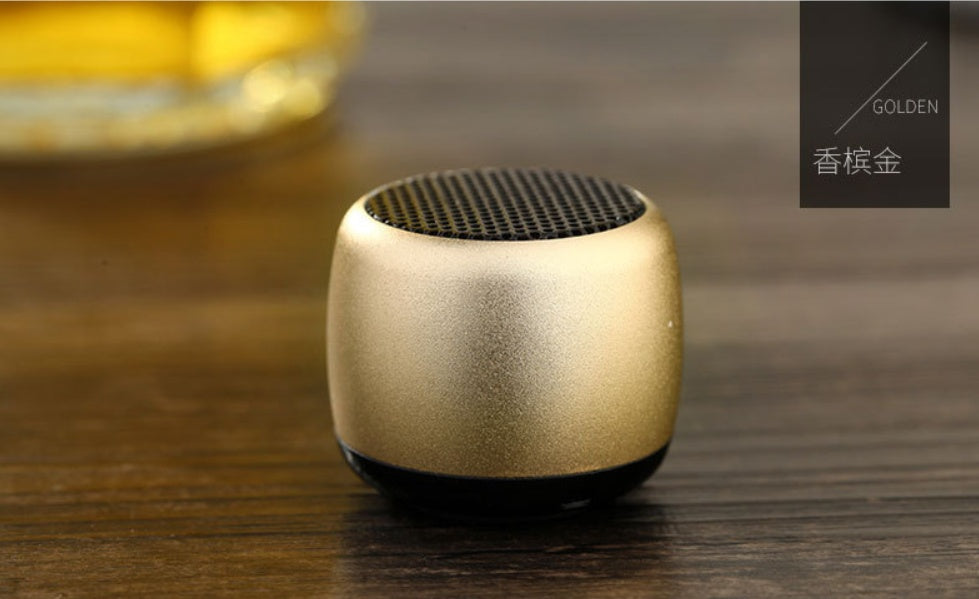 HKM-396947 Portable Bluetooth Speaker with 6-Hour Playtime and 10m Transmission Range - Compact Plastic Design with Accessories