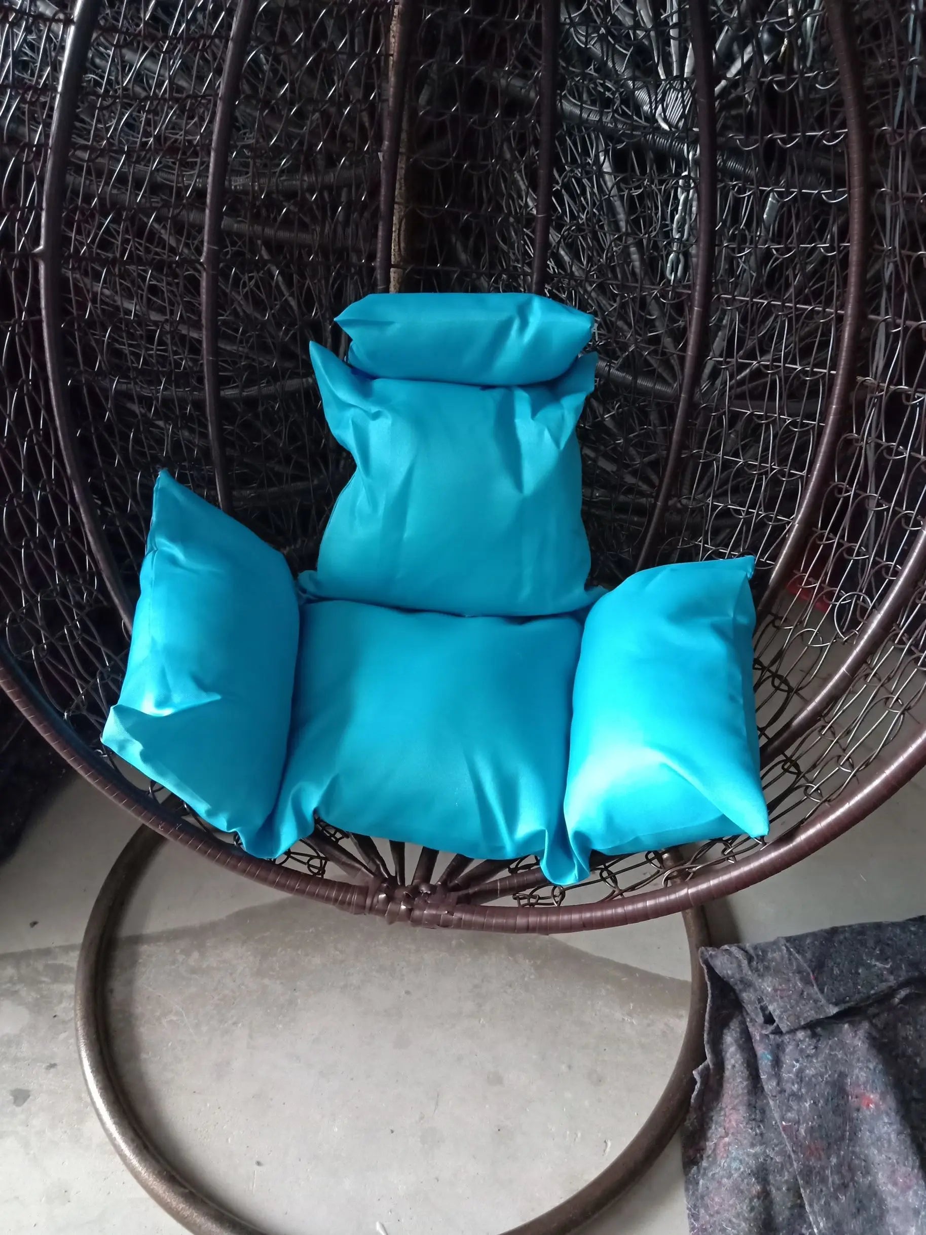 HKM-398483 Outdoor Rattan Egg Chair Swing with Metal Stand for Single Adult Use in Custom Colours