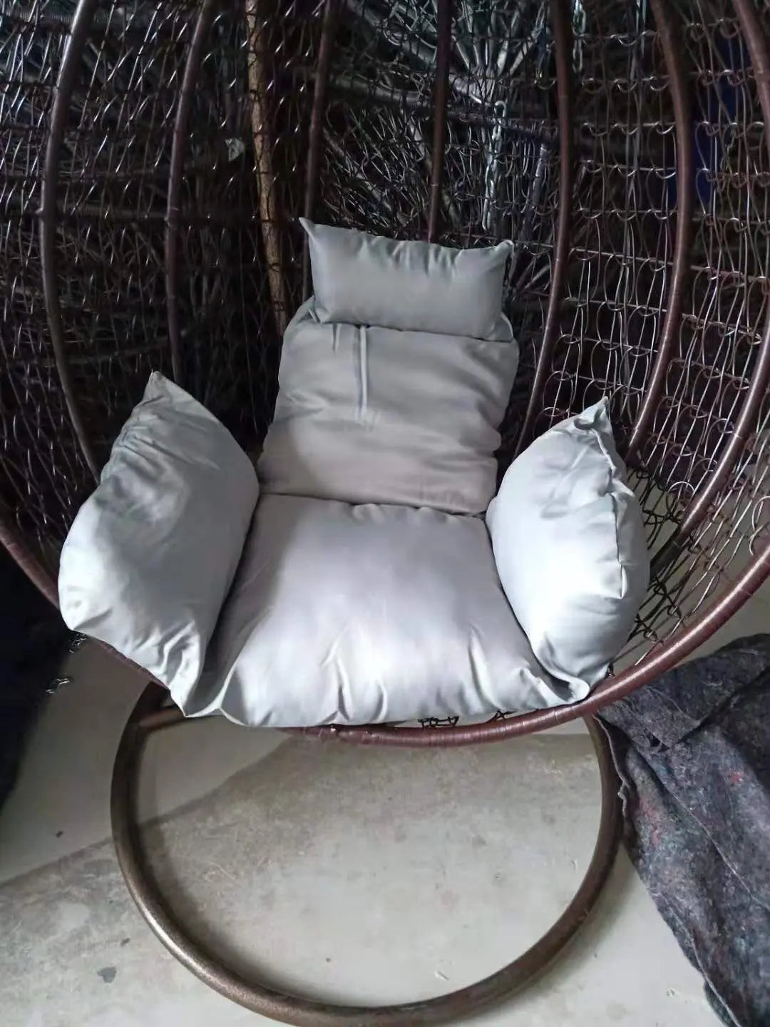 HKM-398483 Outdoor Rattan Egg Chair Swing with Metal Stand for Single Adult Use in Custom Colours