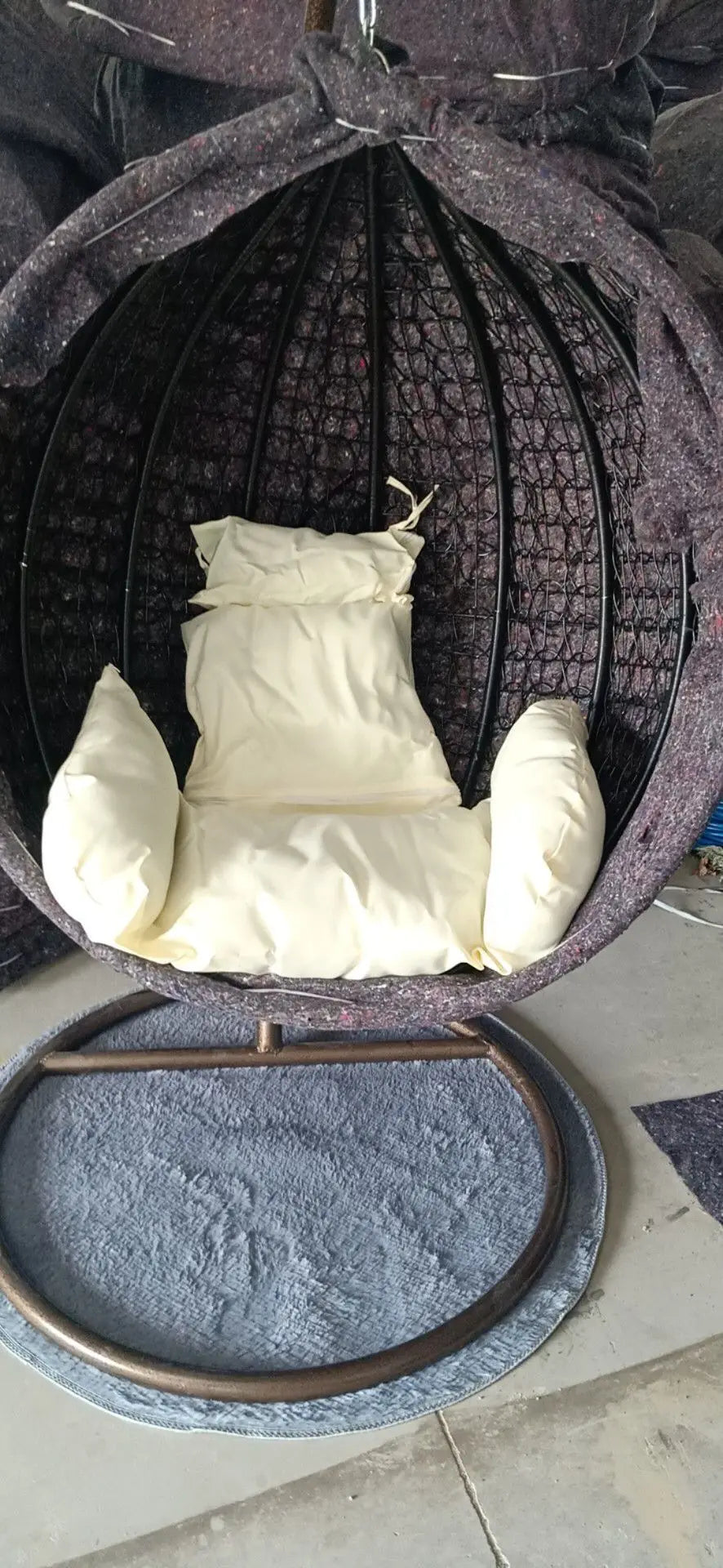 HKM-398483 Outdoor Rattan Egg Chair Swing with Metal Stand for Single Adult Use in Custom Colours