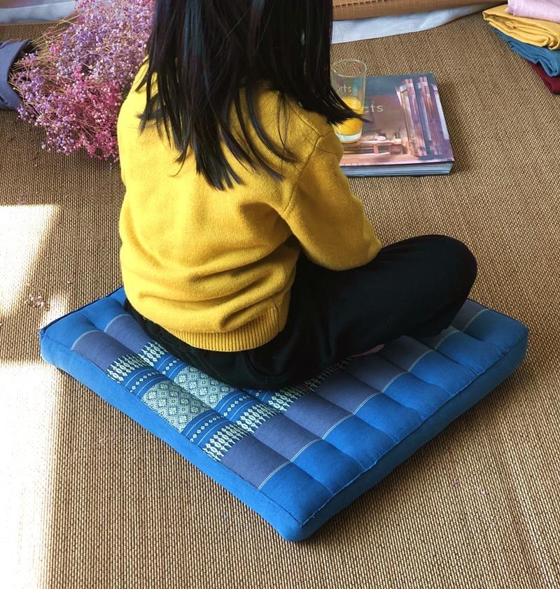 HKM-403603 Square Meditation Cushion - Versatile Cloth Futon for Family Use in Various Colors and Patterns
