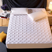 HKM-404179 Non-Slip Polyester Cotton Mattress Protector for Added Safety and Comfort