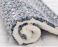 HKM-4083773 Four Seasons Universal Pet Mat - Flannel & Lamb Wool Cozy Bed for Small Animals