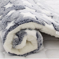 HKM-4083773 Four Seasons Universal Pet Mat - Flannel & Lamb Wool Cozy Bed for Small Animals