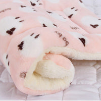HKM-4083773 Four Seasons Universal Pet Mat - Flannel & Lamb Wool Cozy Bed for Small Animals