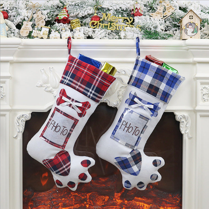 HKM-414035 Dog Claw Holiday Socks Gift Bag – Red & Blue Brushed Cloth Design, 48.5cm x 22cm