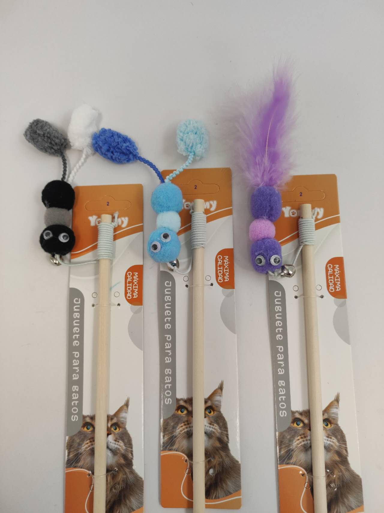 HKM-4161597 Little Ants Cat Treats: Tantalizing Teaser Sticks for Playful Felines