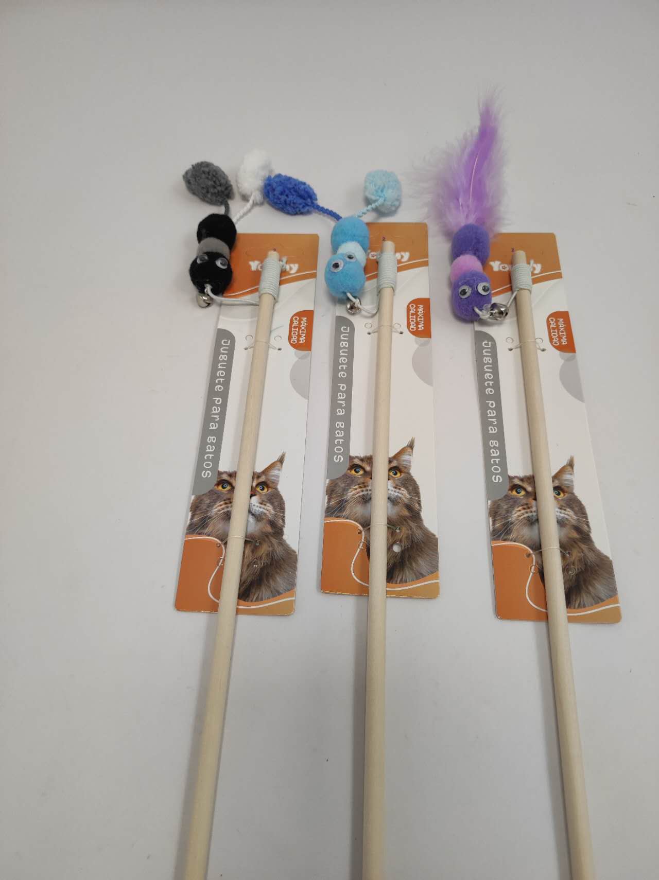 HKM-4161597 Little Ants Cat Treats: Tantalizing Teaser Sticks for Playful Felines