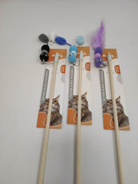 HKM-4161597 Little Ants Cat Treats: Tantalizing Teaser Sticks for Playful Felines