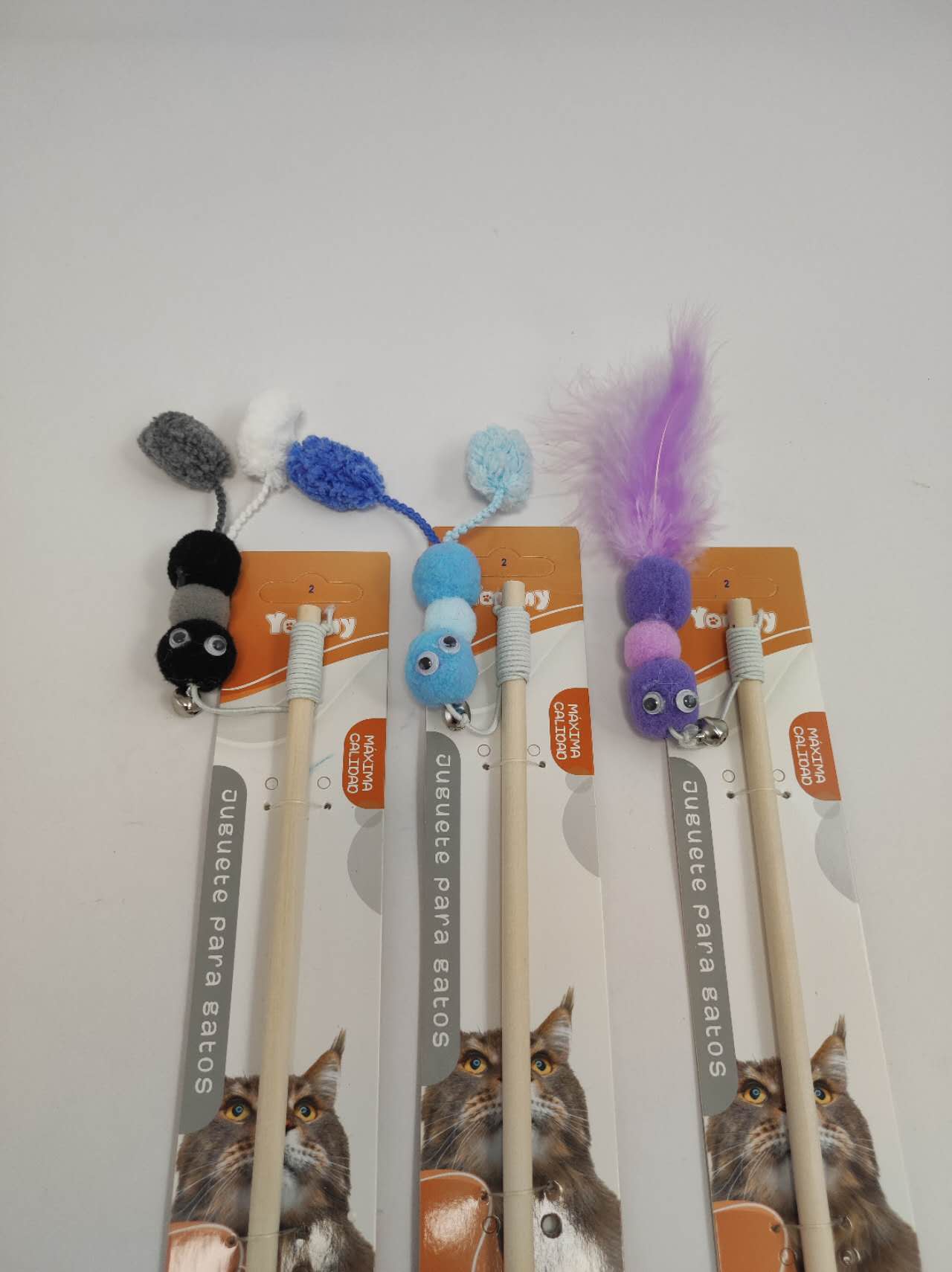 HKM-4161597 Little Ants Cat Treats: Tantalizing Teaser Sticks for Playful Felines
