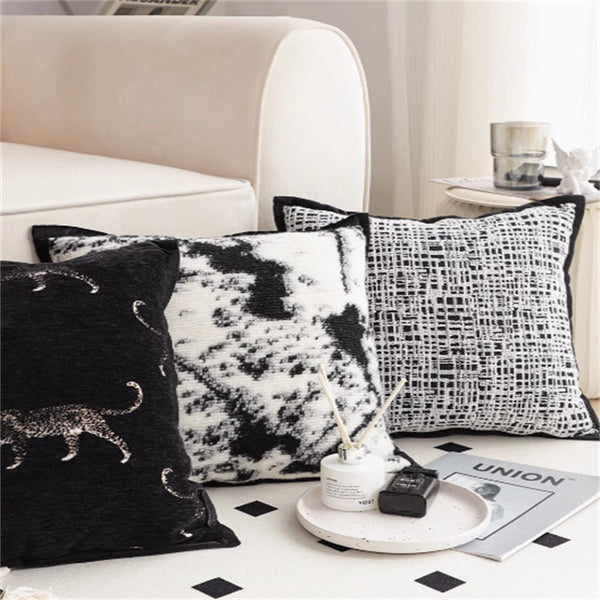 HKM-418835 Three-Dimensional Black and White Leopard Square Pillow Cover