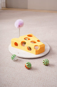 HKM-4200125 Interactive Cat Puzzle Toy with Suction Cup Base and Spring Teaser for Engaging Solo Play