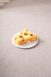 HKM-4200125 Interactive Cat Puzzle Toy with Suction Cup Base and Spring Teaser for Engaging Solo Play