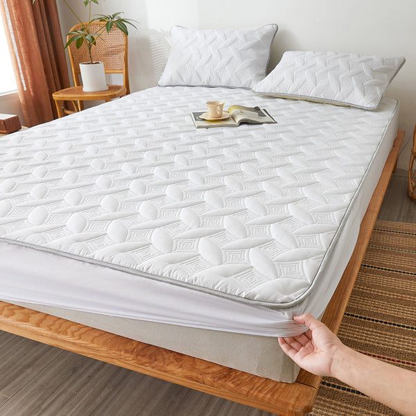 HKM-426771 Solid Color Non-Slip Protective Bed Cover with Pillowcases – Available in Multiple Sizes
