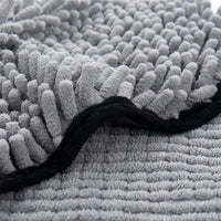 HKM-4281789 Super Absorbent Microfiber Towel for Dogs and Cats ¨C Quick-Drying Pet Bathrobe with Double Pockets, Chenille Material, 62x23cm
