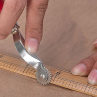 HKM-439123 Crimping Wheel Tool with Wooden Handle for Paper, Fabric, and Leather