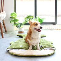 HKM-4411453 Removable and Washable Pet Kennel with Plush Warmth in Green, Blue, and Black Shark Designs