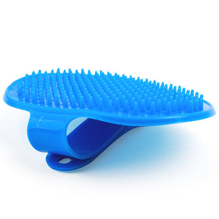 HKM-4426557 Dual-Color Elliptical Dog Bath Brush for Gentle Grooming and Cleaning