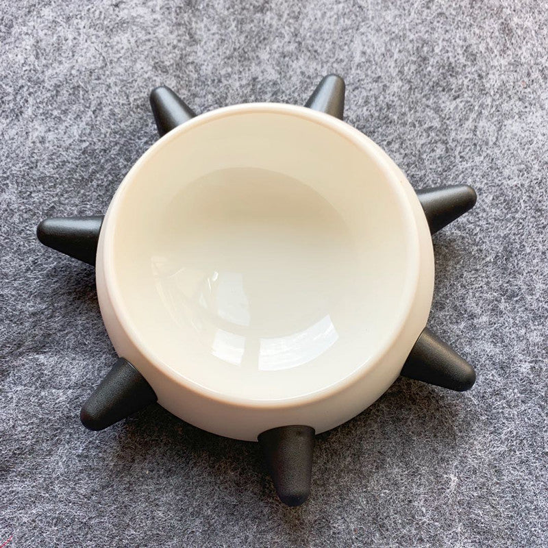 HKM-4446141 Creative Simple Pet Oblique Rivet Food Bowl - 500ML Capacity in Various Color Combinations
