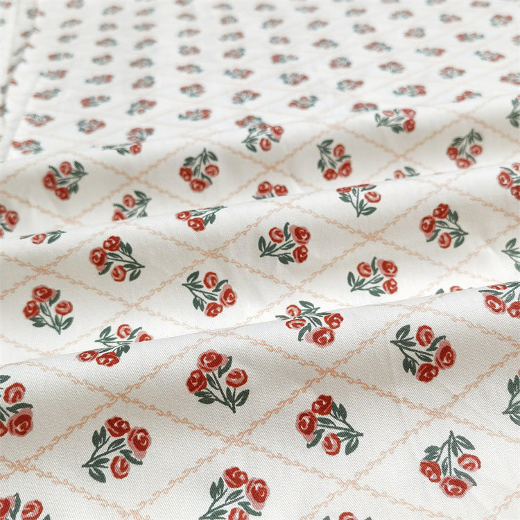 HKM-456083 Diagonal Lattice Small Rose Jujube Red Cotton Twill Fabric, 2.35m Wide, 10m Length, Regular Thickness