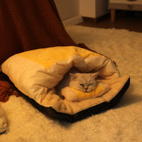 HKM-4571325 Cozy Semi-Enclosed Cat Nest with Warm Quilted Sleeping Bag Design