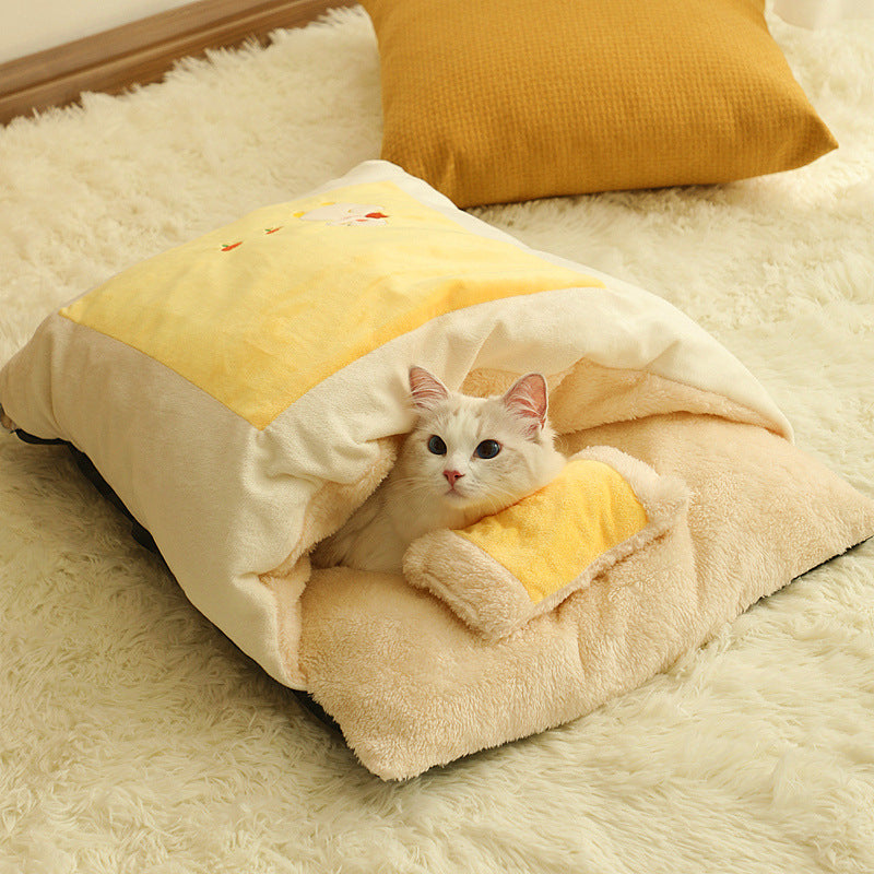 HKM-4571325 Cozy Semi-Enclosed Cat Nest with Warm Quilted Sleeping Bag Design