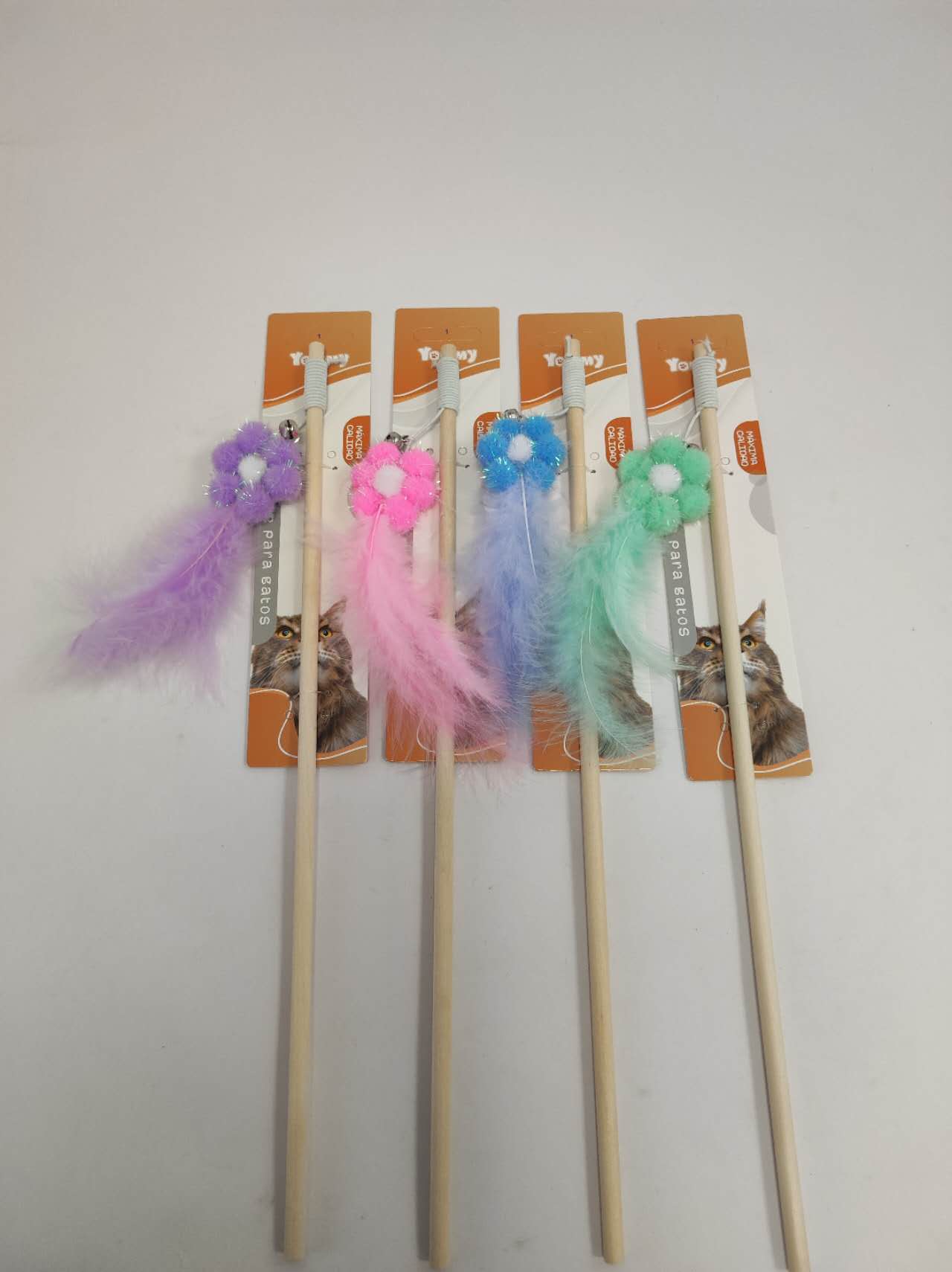 HKM-4577853 Wooden Cat Teasing Stick with Small Flower Decoration