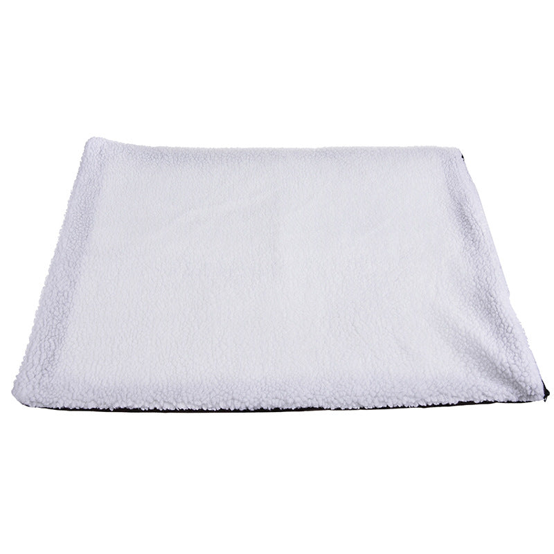 HKM-4578877 Self-Heating Pet Mat for Cats and Dogs, Hand Sewn with Lamb Hair and Tin Foil, 64x49cm (Small) / 90x64cm (Large)