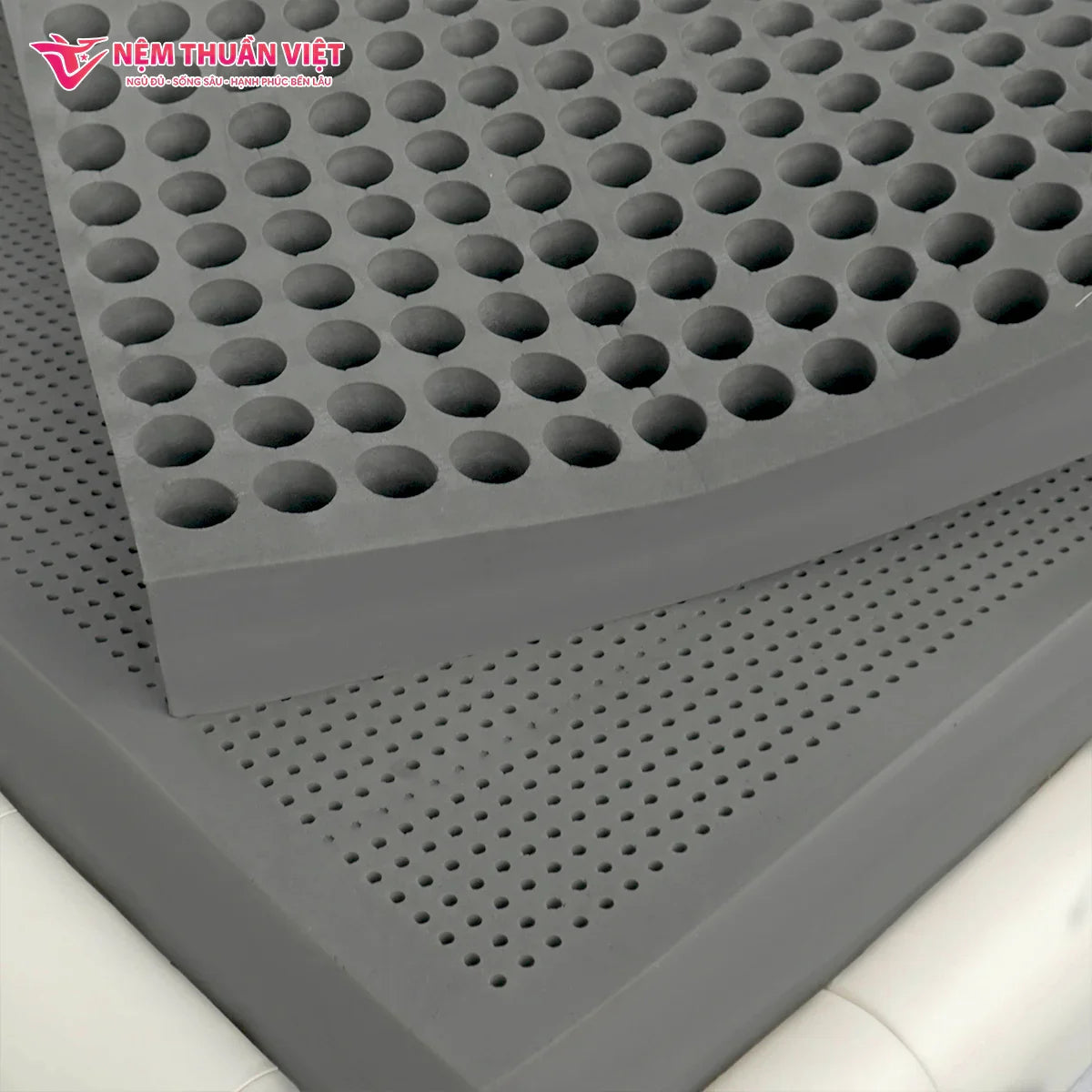 HKM-458259 Luxury Queen Size Memory Foam Mattress with Natural Latex - Titan Grey