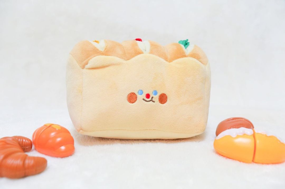 HKM-4702013 Tibetan Plush Bread Toast Toy with Food Hiding Strips and Rustling Paper