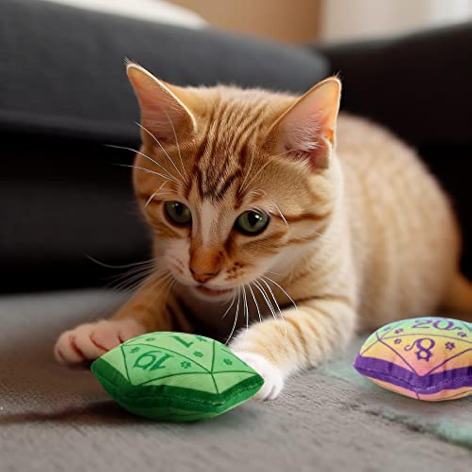 HKM-4726845 Catnip Dice Toy for Interactive Play, Soft Plush Teething Chew for Cats and Kittens, Ideal Gift for Cat Lovers