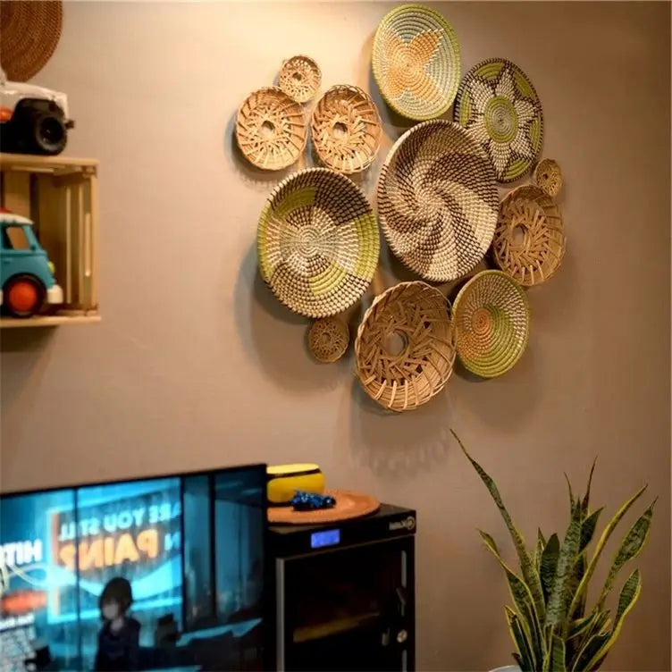 HKM-485139 Handwoven Rattan Wall Hanging Decor Set - Seasonal Boho Straw Artistry for Interior Decoration