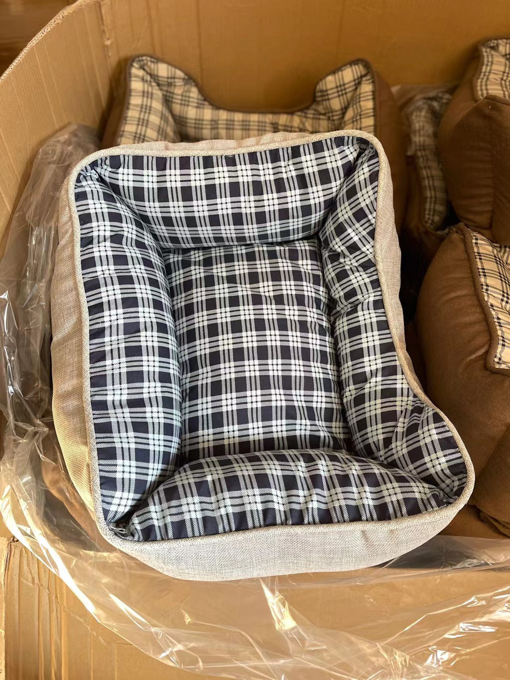 HKM-5062845 All-Season Pet Cushion - Soft and Comfortable Bedding for Small to Large Pets