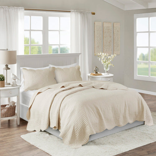 HKM-513043 Reversible Scalloped Edge Quilt Set, Cream, King/Cal King with Matching Shams, Lightweight Microfiber